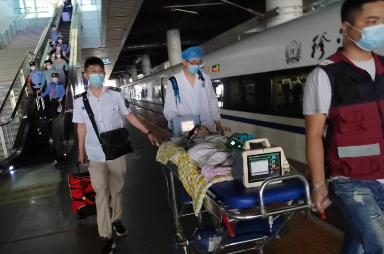 兴业县高铁转运公司